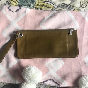 HOBO clutch